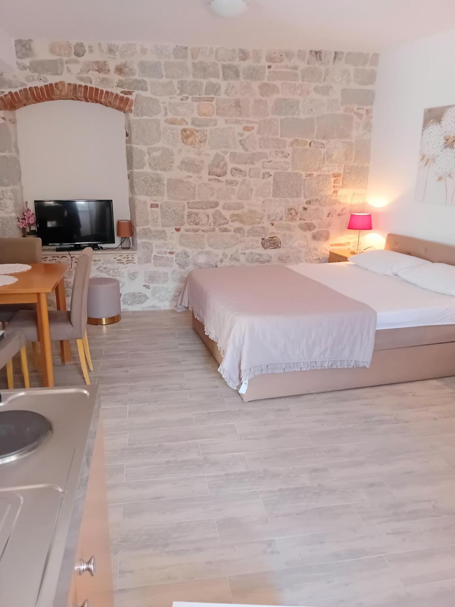 Apartment Andela Kaštela エクステリア 写真